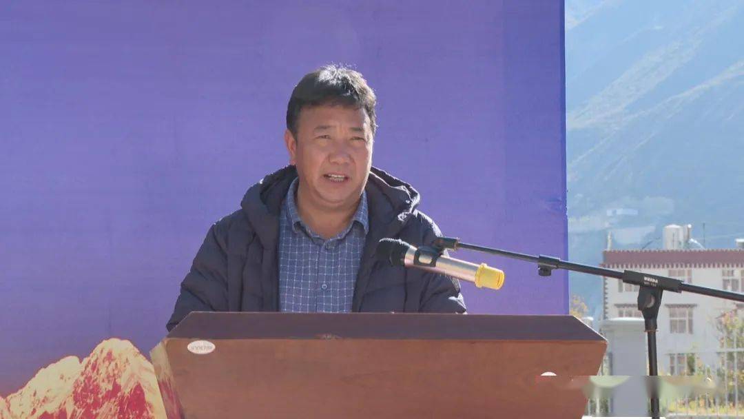 州委常委,常务副州长徐鹏声出席并宣布开工,副州长廖文才主持开工仪式