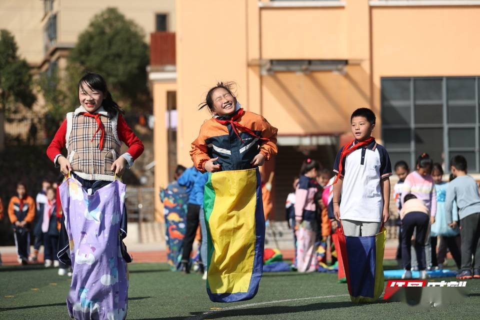 组图：“双减”护航下的小学生