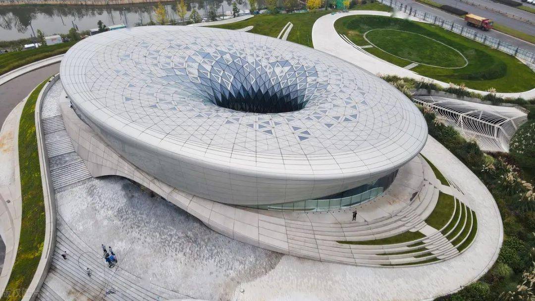 点亮成都新地标独角兽岛首开区照明启动