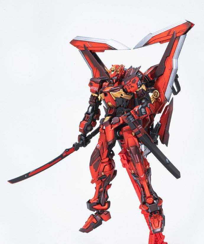 头部长犄角,大剑红异端高达模型_红色_改造_造型