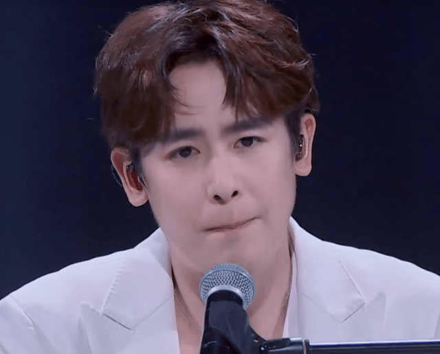 21位男明星参与,全新综艺《追光吧!》一开播,就获全网热度冠军