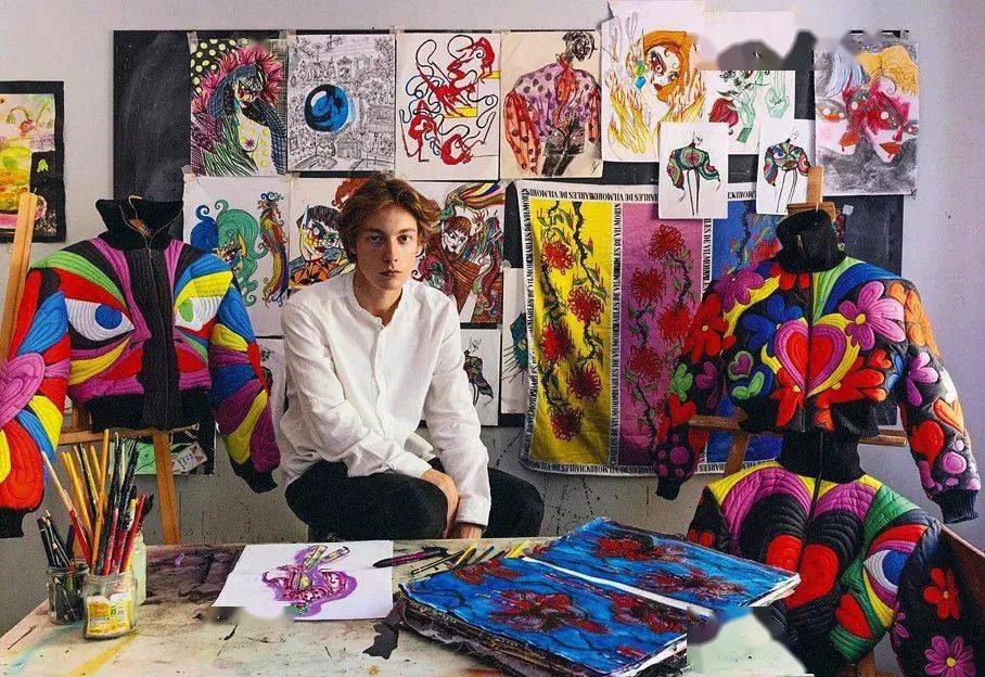 de 法国时尚圈力捧的设计新秀，还是位脸蛋天才~