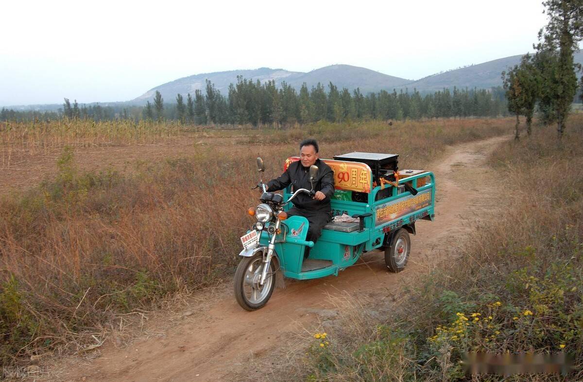 农村三轮车不能一刀切,见一次罚一次,规范行为才是解决问题方法_运输