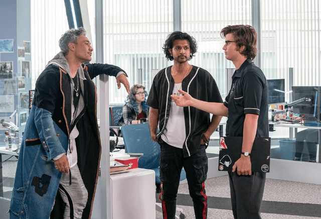 深度解析失控玩家蓝衣小哥象征着什么