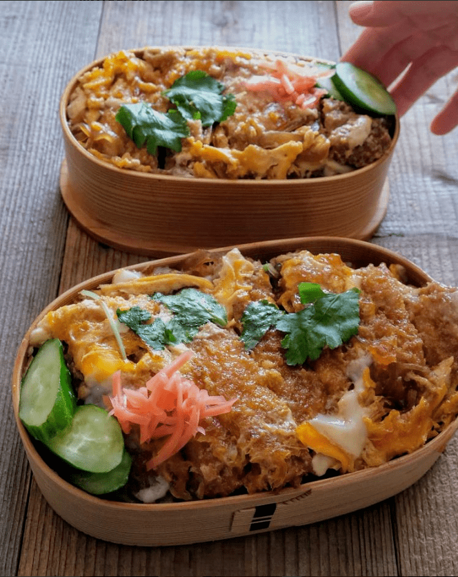 这位日本老爸制作的便当被网友戏称"暴力料理",肉香四溢,隔着屏幕都看