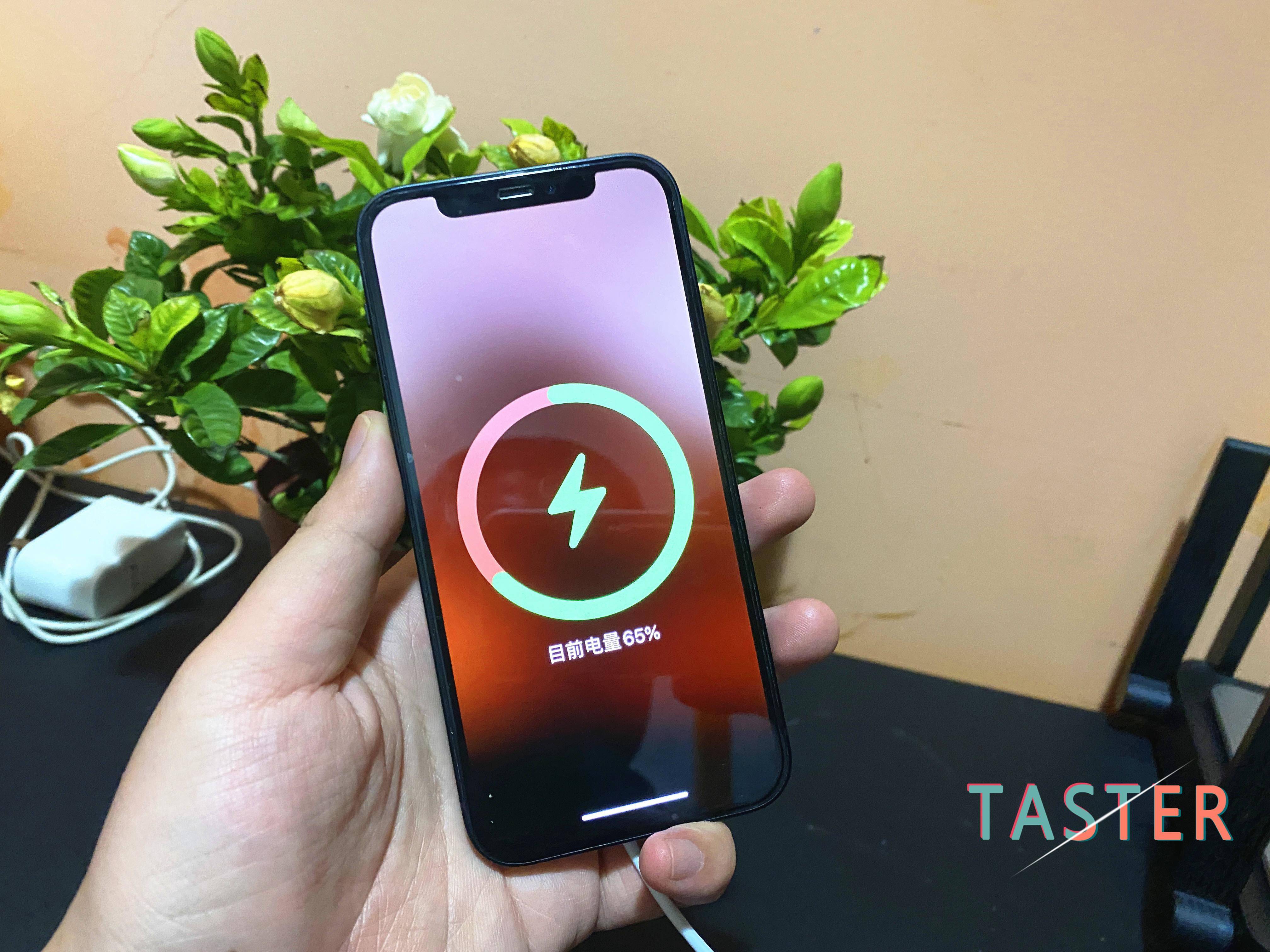 iphone的新型充电器,体验之后有一肚子话要说:优缺点明显