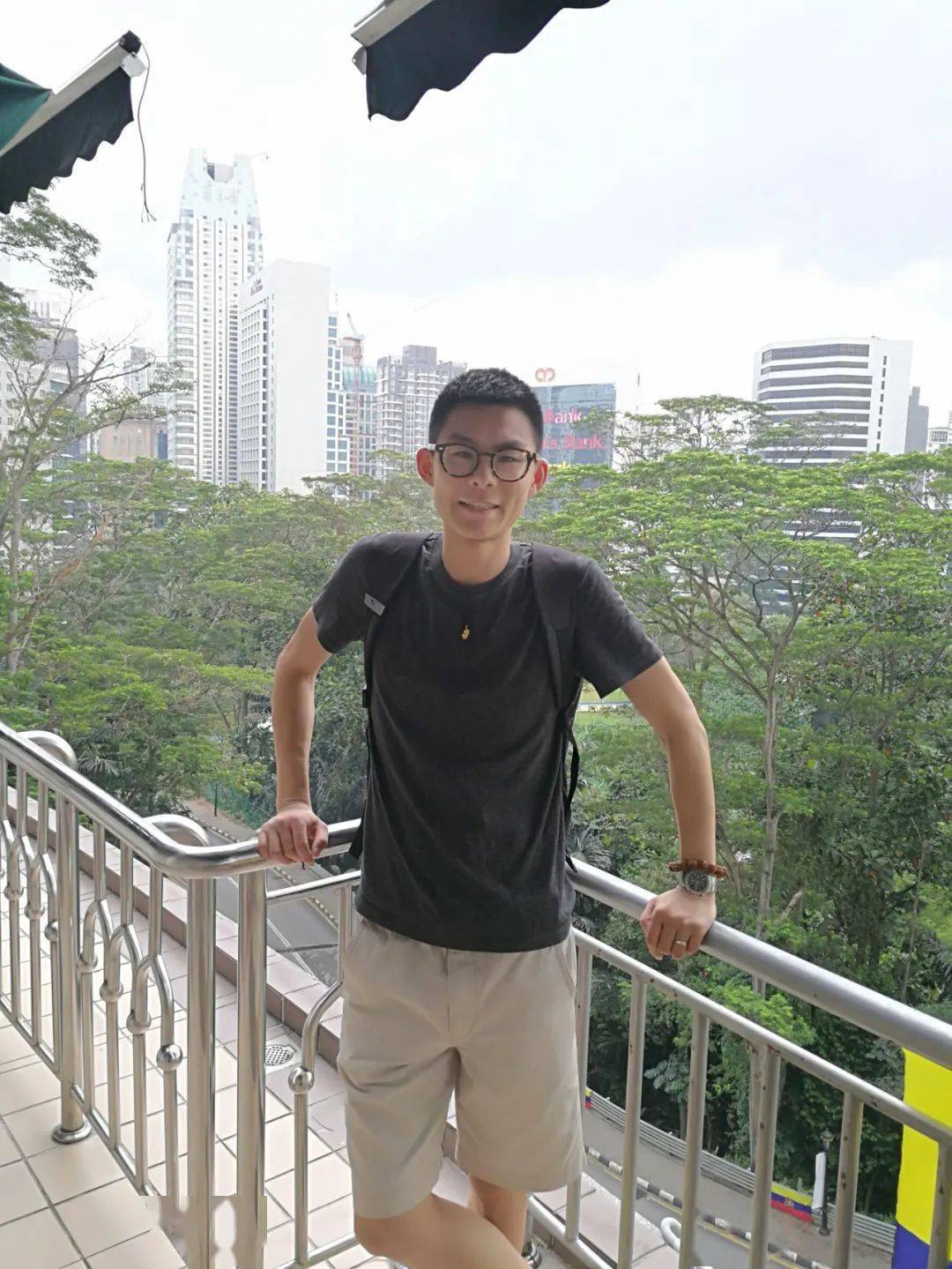 新华连锁物流中心——亓凯星座:天蝎座大家好,我叫亓凯,来自河南.