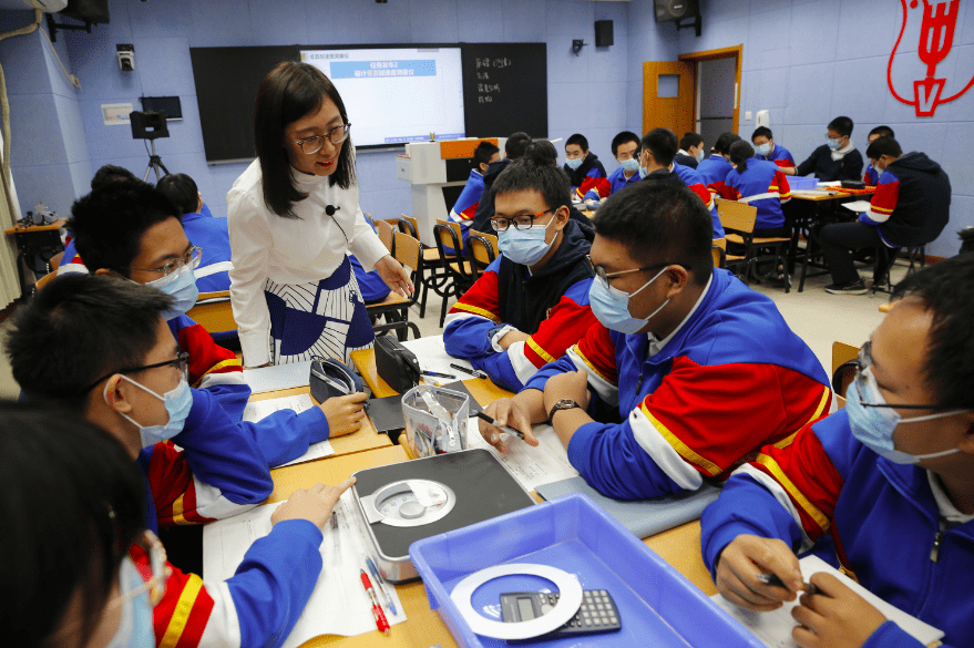 物理|北京航空航天大学“格物人才共育基地”落户五中