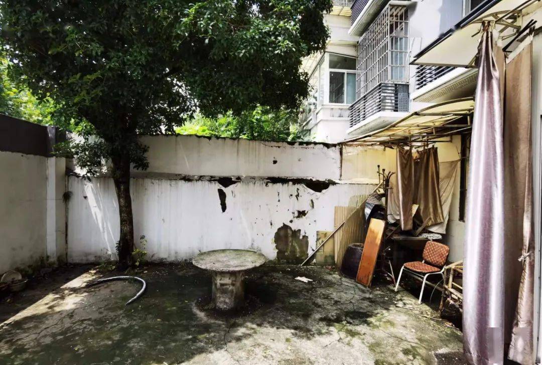 墙体巧改一楼带院子老房，今晚22:00《梦想改造家》帮“都市漂族”实现梦想