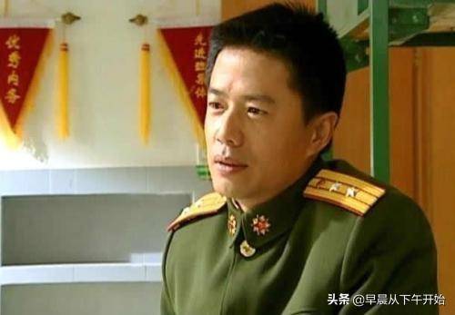 士兵突击详解高城和袁朗的不同点看看谁才是全书精神所在