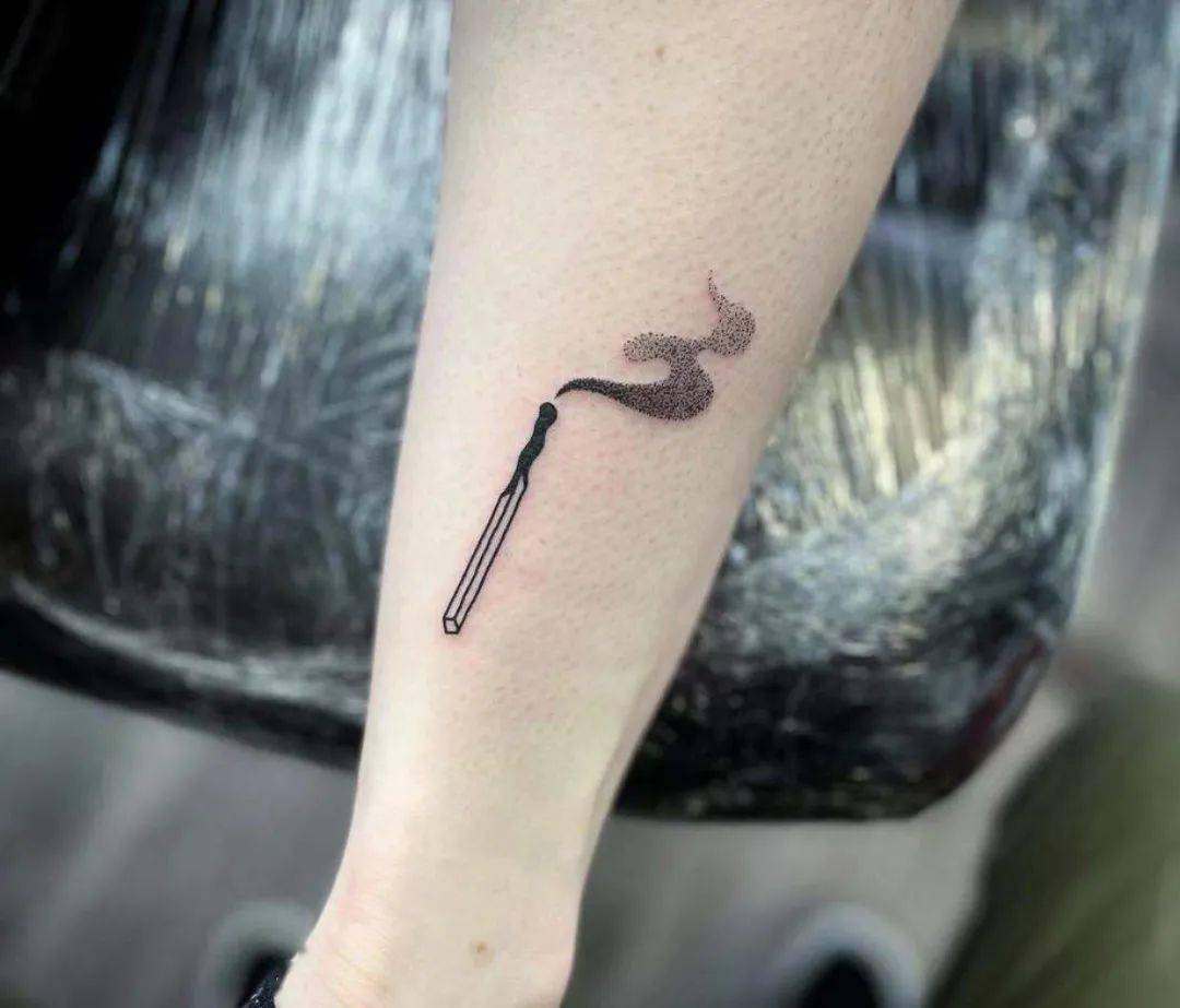 燃烧着的火柴纹身