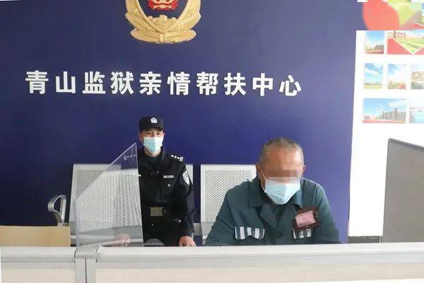 已满59周岁的张琳,是青山监狱封闭执勤中年龄最大的民警.
