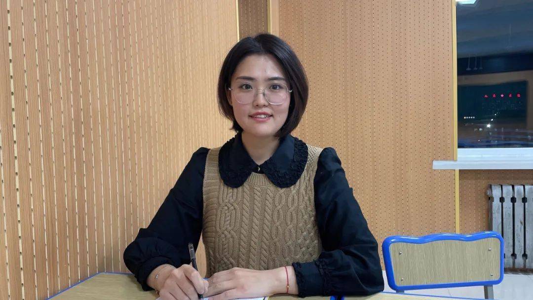 明晚7点直播:英国留学归来的李格老师来融媒作客!_英语_宝清_大学