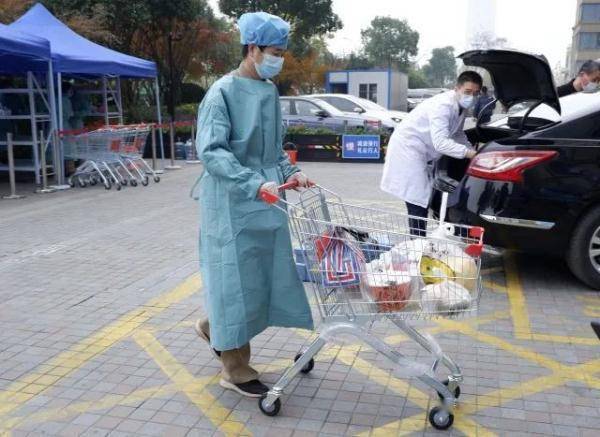 病毒|3岁儿子发烧两天！杭州妈妈凌晨3点回到家，却连看看都不敢：怕把病毒带回家…