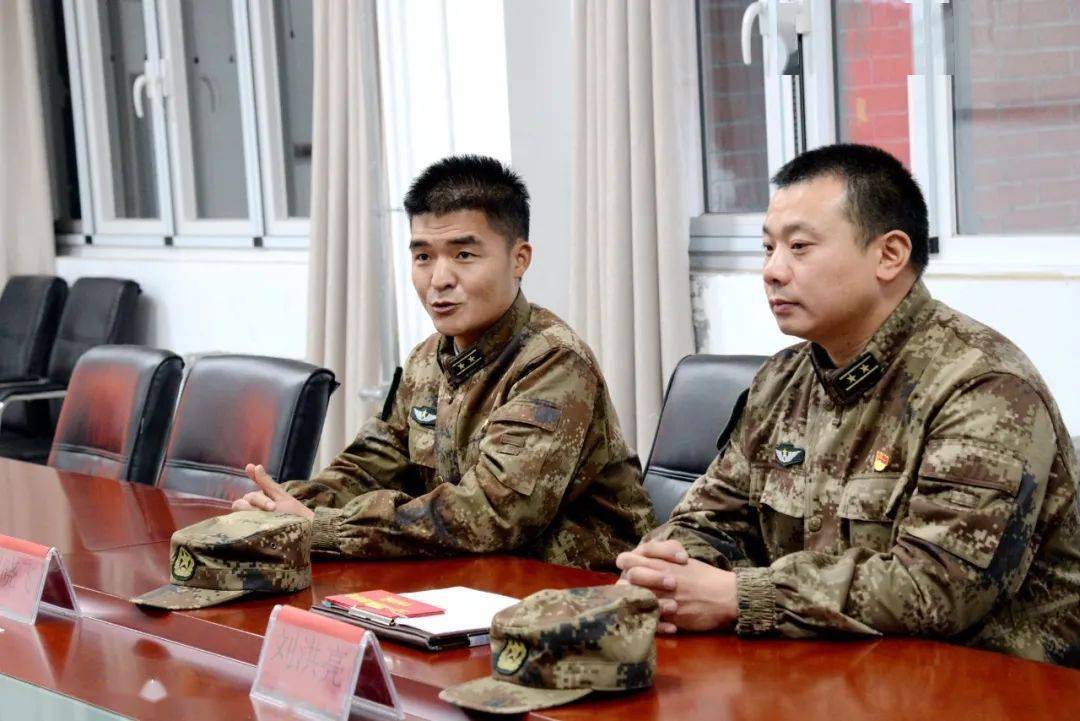 32145部队官兵到我校捐资助学献爱心