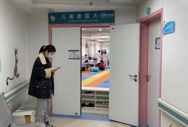 天价|70万一针“天价药”纳入医保，河南SMA患儿父亲喜极而泣：看到光明了