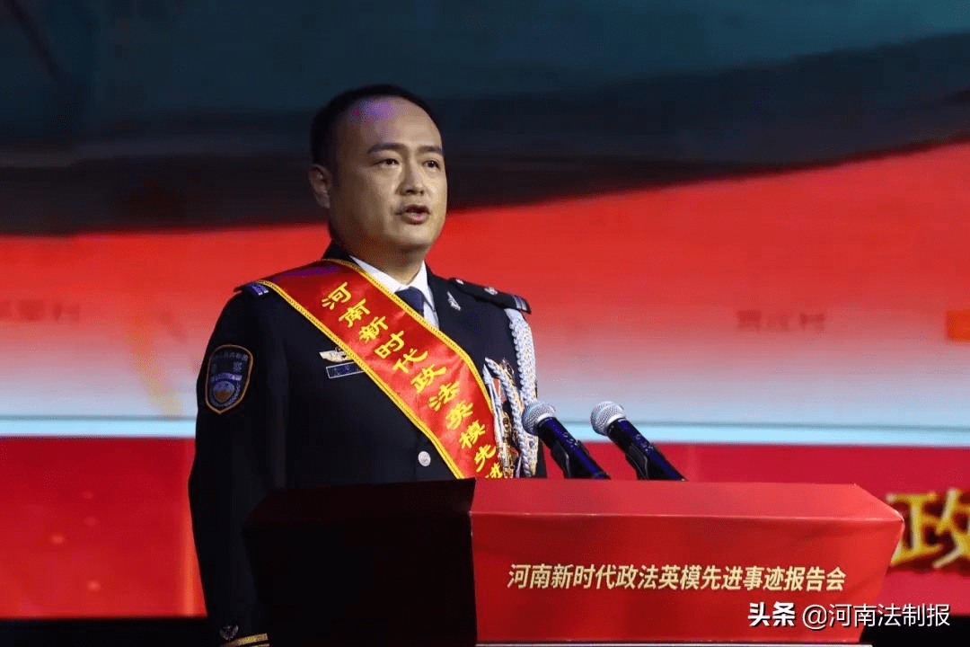 本科文化,中共黨員,二級警督,國家三級心理諮詢師,現任臺前縣公安局