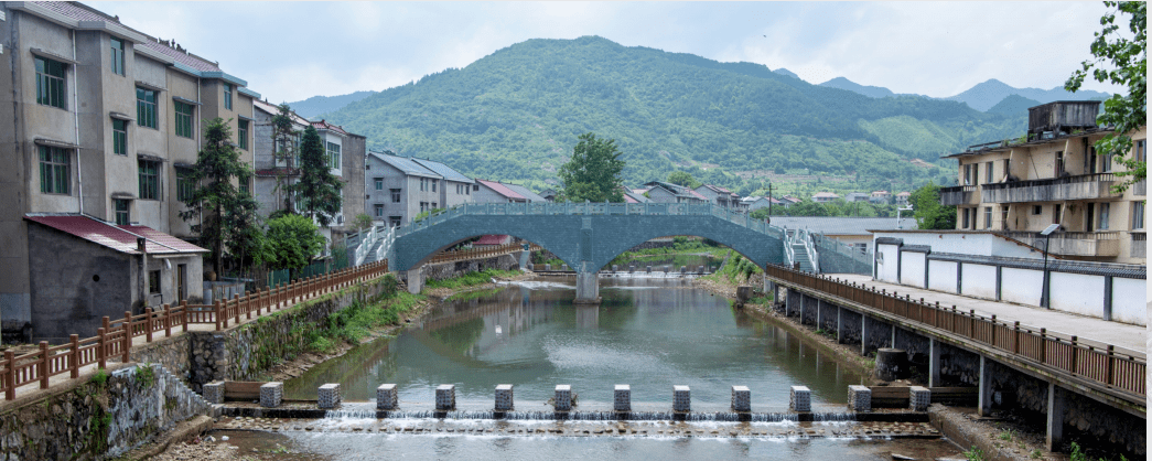 開發建設基礎上,對球川村古村落重新進行了整體規劃,先後打造了古街