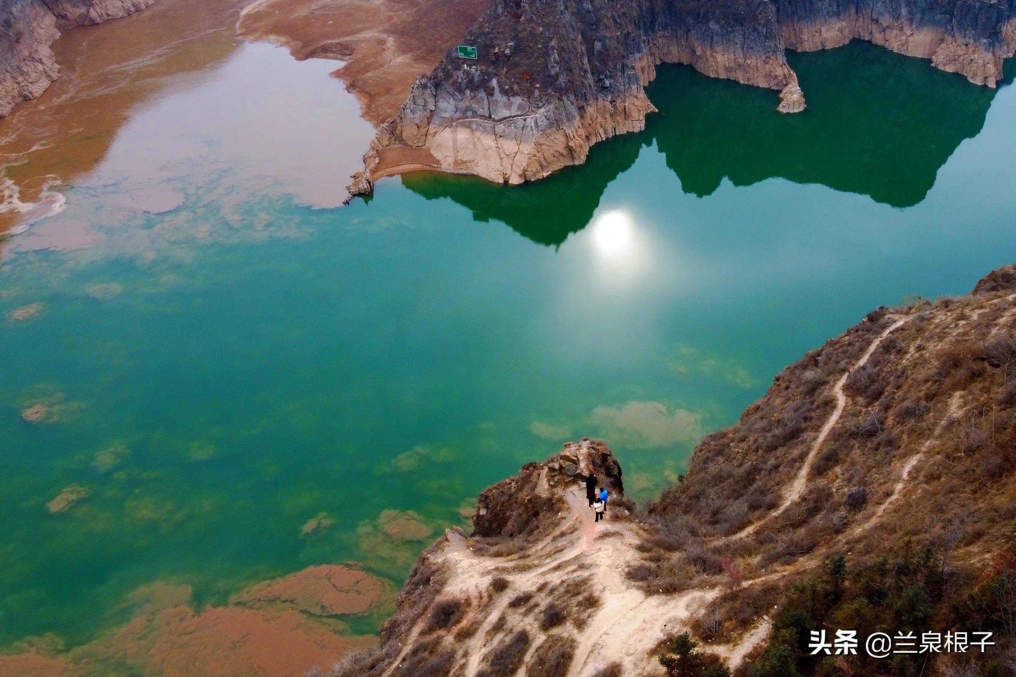 二龙戏珠景色优美临夏地质公园龙汇世界河流景观带