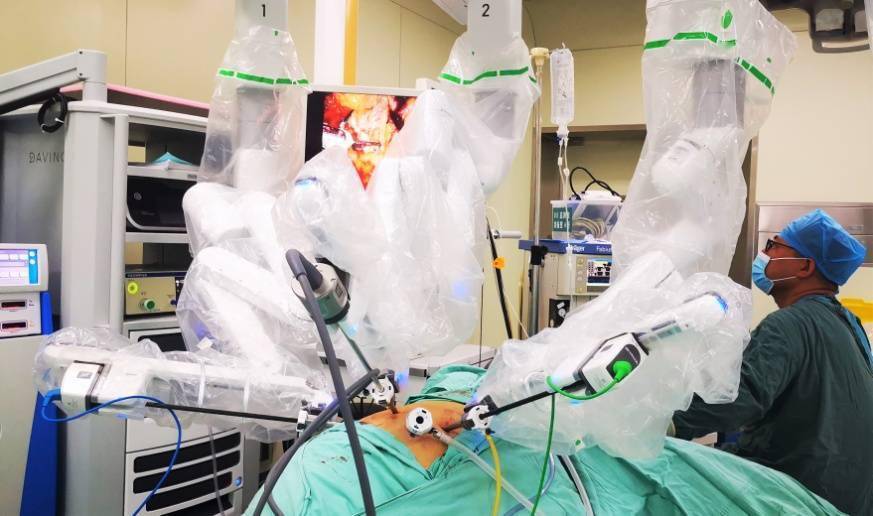 达芬奇|20分钟取出肾脏里的“地雷”哈医大一院机器人微创成功保肾