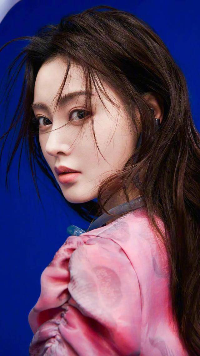 东北90后美女张天爱山东网红美女张三妮更喜欢哪一个