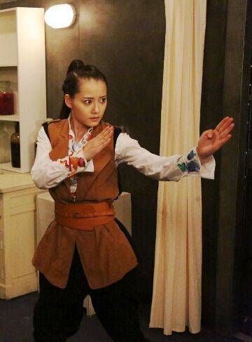 柴碧云英勇决斗劫黄金 《猛兽列车》圆梦武打_动作_武行_空间