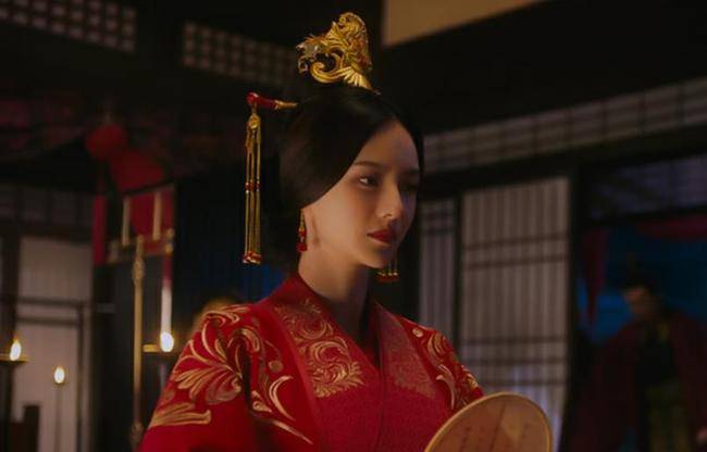 张芷溪饰演《长月烬明》凤凰帝姬 与白鹿演母女 和于波再次合作 初凰 黎苏 张熙