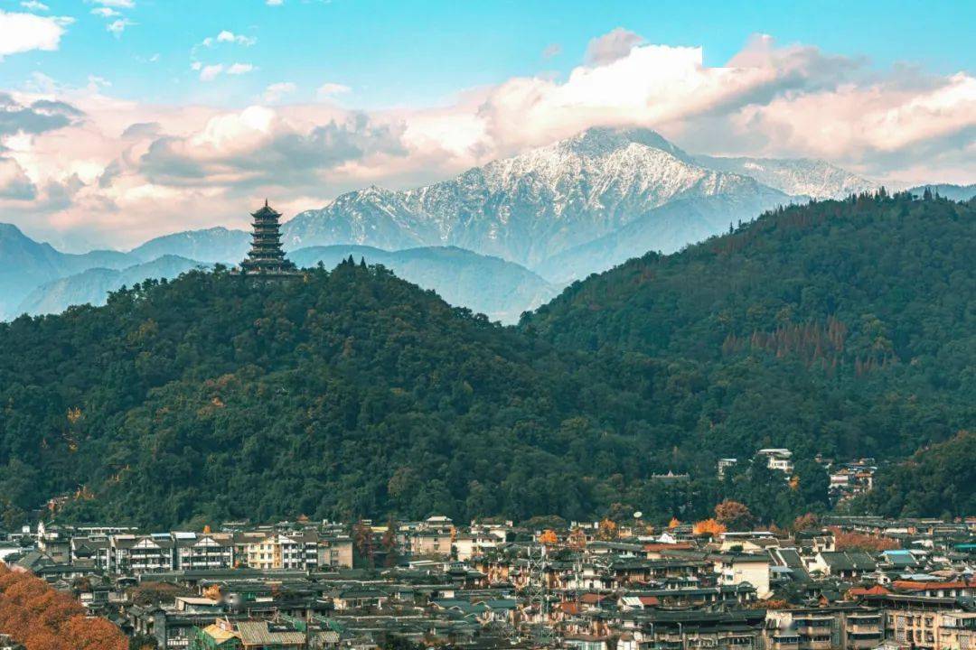 雪山|青城山-都江堰景区12月免费门票，今日开启预约！快来逛景区赏冬景、品美食泡温泉咯～