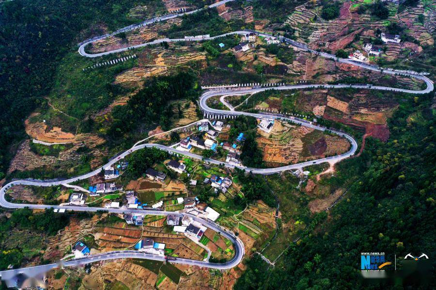 重庆彭水:这里的山路十八弯_廖唯_乡村_甘勋