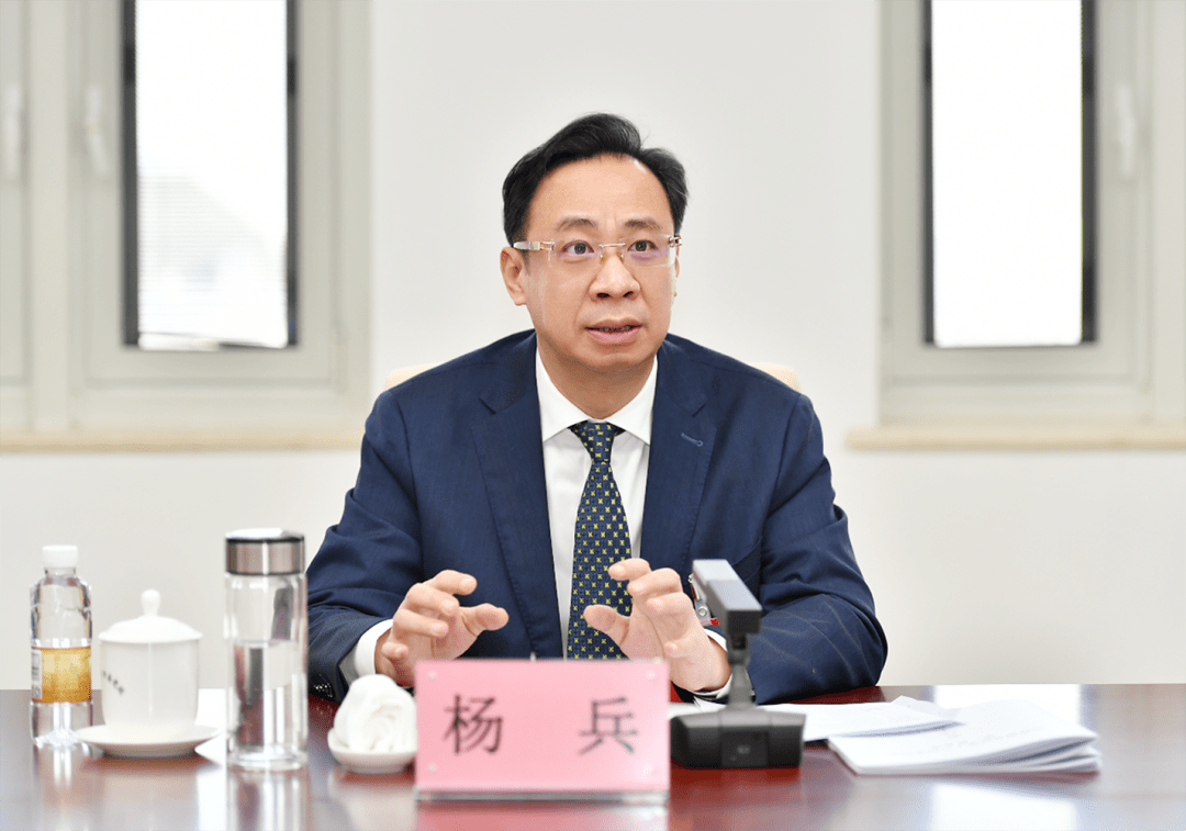 在认真听取大家发言后,杨兵,孙剑楠对委员们积极参政议政和踊跃建言