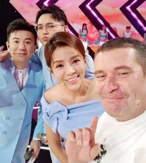 前不久,董德升应邀参加央视《开门大吉》节目录制,预计在2020年元旦