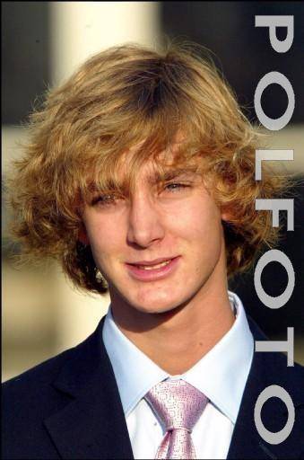 摩纳哥皮埃尔王子剑桥公爵威廉王子全名是威廉·亚瑟·菲利浦·路易斯