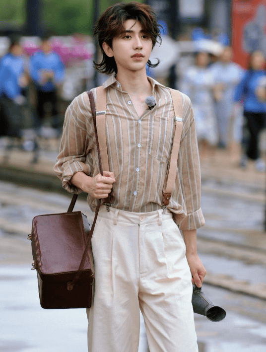 奔跑吧民国造型,蔡徐坤文艺范,baby公主风,宋祖儿有名媛韵味了_节目