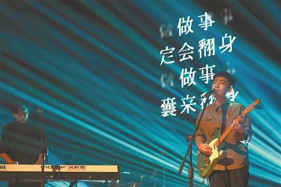 电影|“九连真人”牵手《雄狮少年》 连唱三首还要带娃三刷