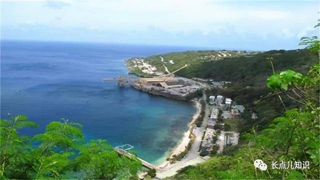 圣诞岛(基里巴斯语:kiritimati,即圣诞岛的意思)是太平洋的一个珊瑚礁