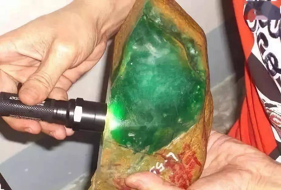 翡翠原石应该这样切割