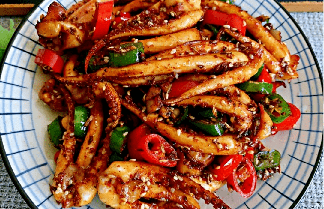 你还在为每天吃饭没有胃口吗巨下饭爆炒鱿鱼须香辣入味秒光盘