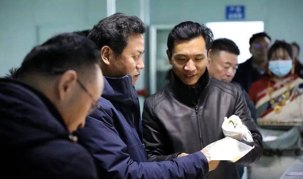 来 源丨三江源报桑周坚赞审 核丨李万成编 辑丨尼玛旦周往期回顾返回