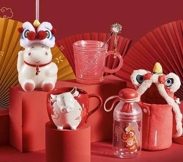 星巴克牛年限定杯,将牛元素玩出了新花样!_杯子_造型_设计
