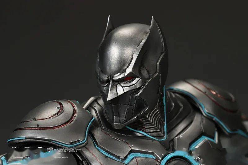 为材质打造出在 earth-44 中无人可挡,身体机械化的「蝙蝠侠-杀戮机器