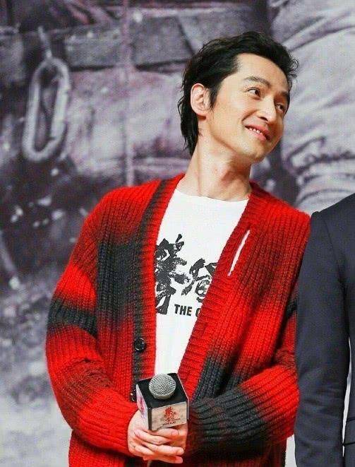 37岁胡歌开始挑战锡纸烫帅回李逍遥座驾也很帅气