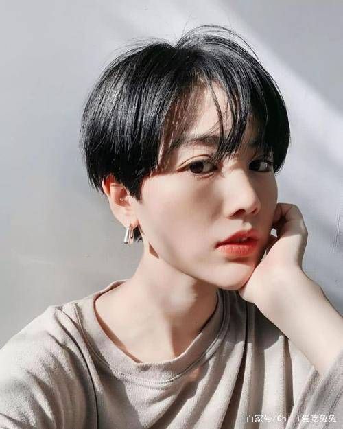 2021年势必还要刮起中性短发的风潮