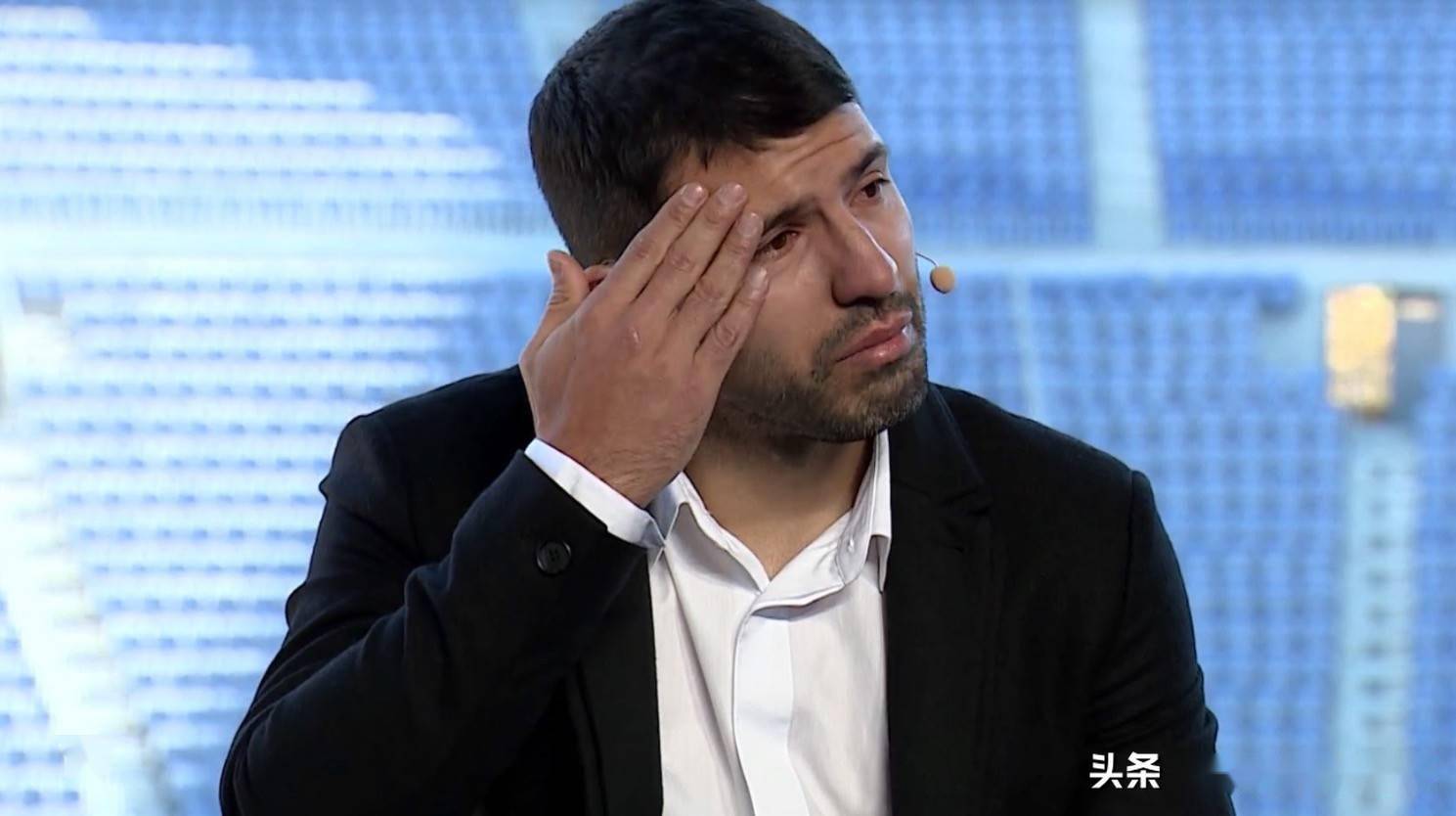 33岁阿圭罗哭成泪人亲口宣布退役皇马西甲官方致敬