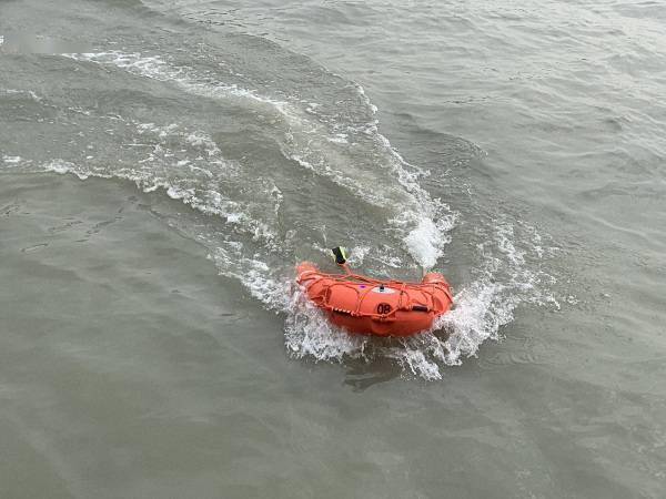 遥控|智能救生圈与水上遥控机器人，上海水面有了新的“守护者”