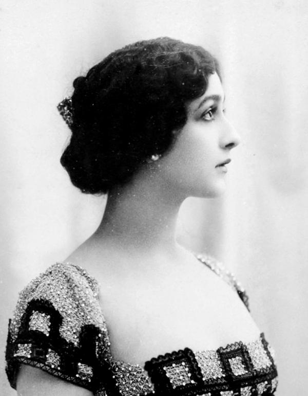 舞台上一吻成名的女演员曾经最美的女人墨索里尼也垂涎三尺