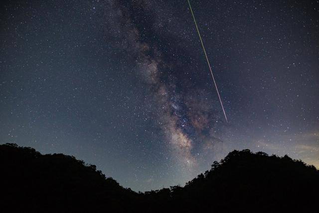 哈雷彗星的眼淚寶瓶座η流星雨高能來襲