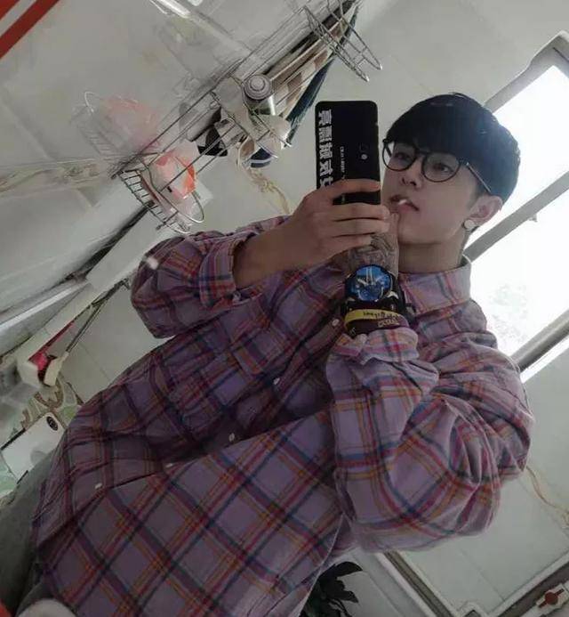 国产小鲜肉练太大遭妹子嫌弃男网友羡慕想要