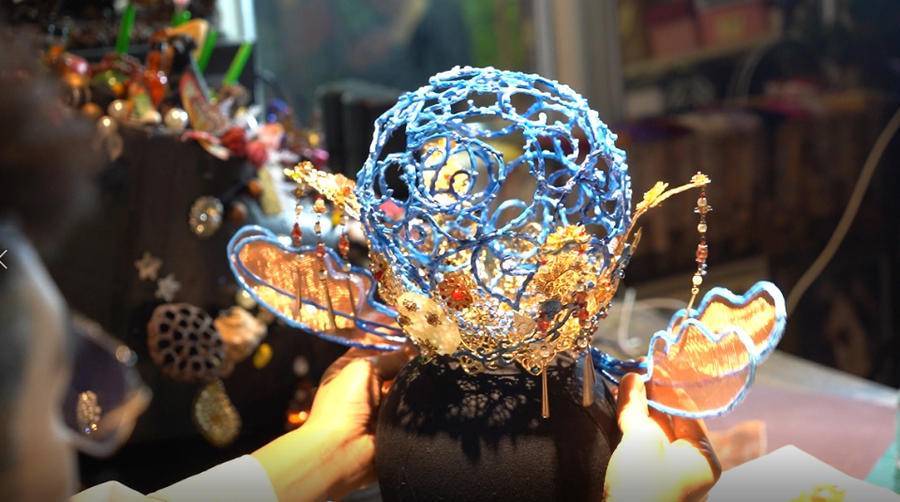 从摄影师跨界设计师国潮头冠设计师王平的斜杠人生