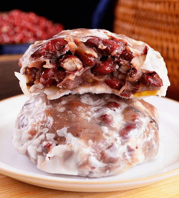 花生,玉米等多种杂粮在传统粘豆包的基础上以东北老一辈代代传承下来