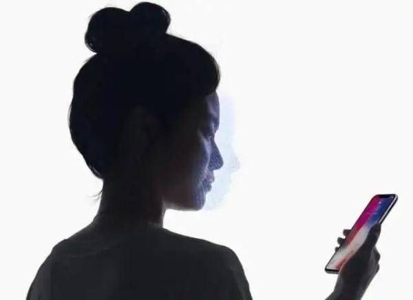 人脸|男子趁前女友熟睡翻开眼皮刷脸转走15万？实测结果来了